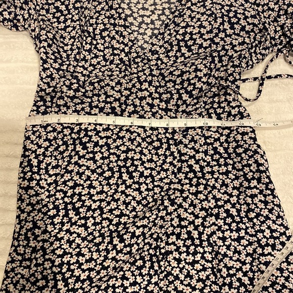 Abercrombie & Fitch Ditsy Floral Linen Real Wrap Dress - Picture 10 of 12